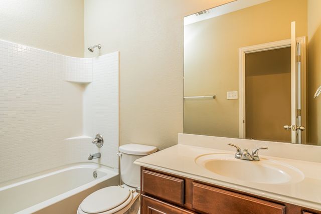 7664 Hollow Point Drive, Fort Worth, TX 76123