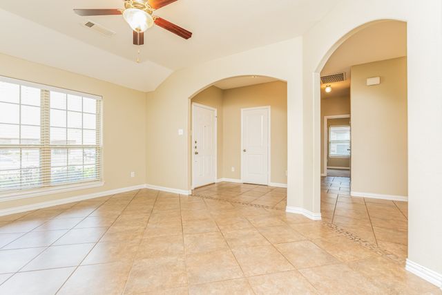 7664 Hollow Point Drive, Fort Worth, TX 76123