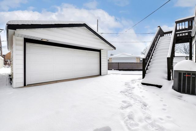 3821 N Ottawa Avenue, Chicago, IL 60634