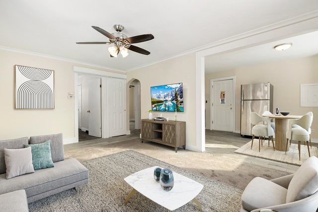 3821 N Ottawa Avenue, Chicago, IL 60634