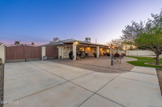 11138 W HATCHER Road, Sun City, AZ 85351