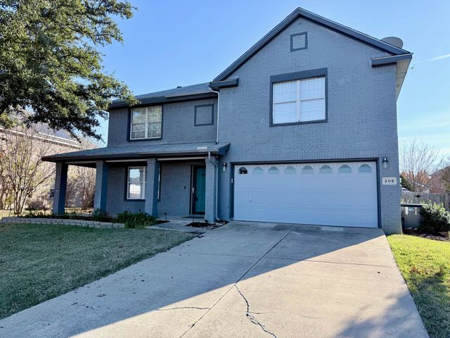 208 Oxford Drive, Roanoke, TX 76262