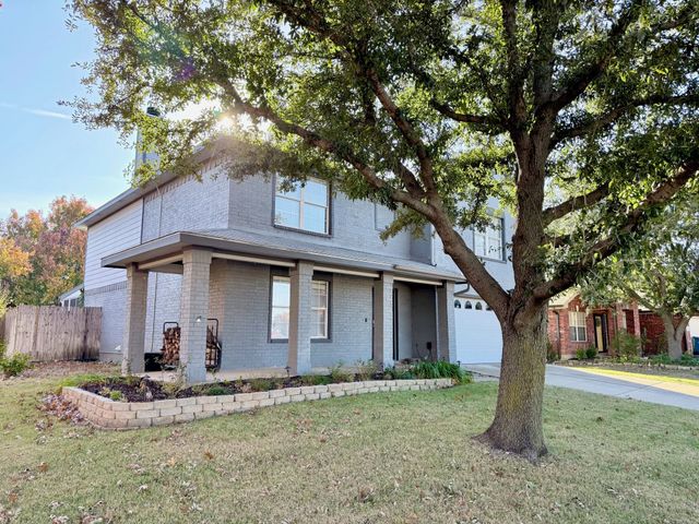 208 Oxford Drive, Roanoke, TX 76262