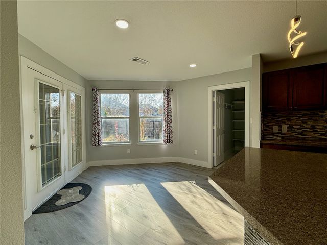 208 Oxford Drive, Roanoke, TX 76262