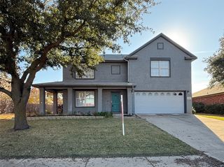 208 Oxford Drive, Roanoke, TX 76262
