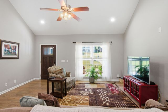 106 Doak St, Shelbyville, TN 37160