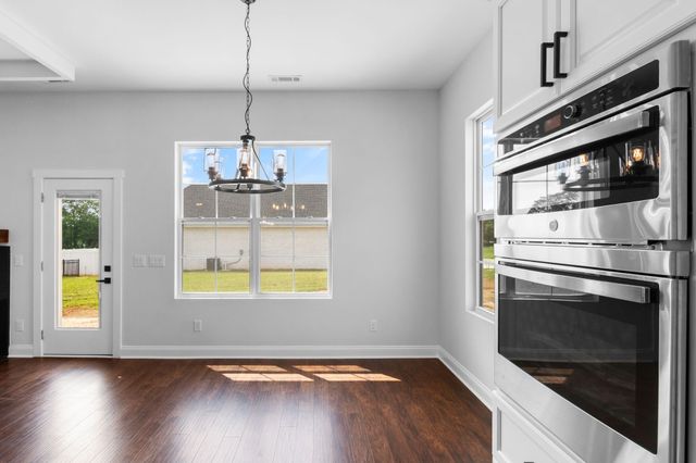 201 Lookout Dr, Winchester, TN 37398