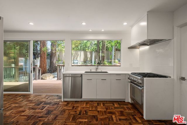 10311 Clusterberry Court, Los Angeles, CA 90077