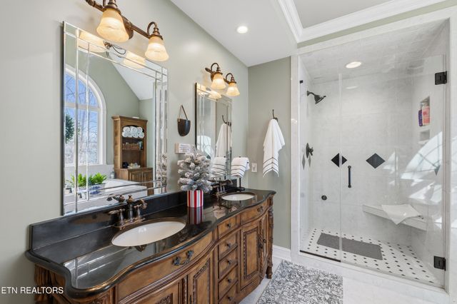 639 S Arch Rock Drive, Sevierville, TN 37876