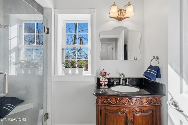 639 S Arch Rock Drive, Sevierville, TN 37876