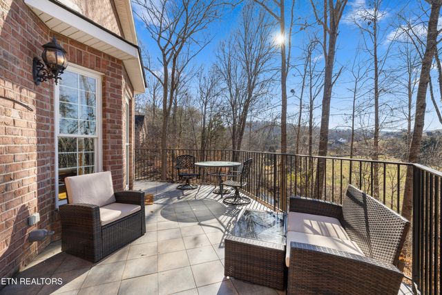 639 S Arch Rock Drive, Sevierville, TN 37876