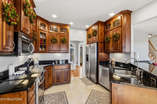 639 S Arch Rock Drive, Sevierville, TN 37876