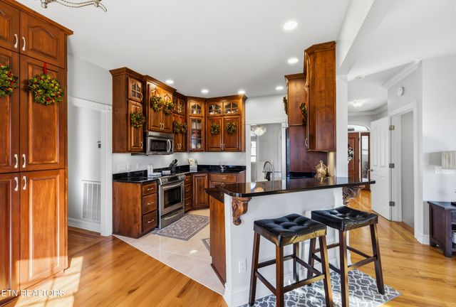 639 S Arch Rock Drive, Sevierville, TN 37876