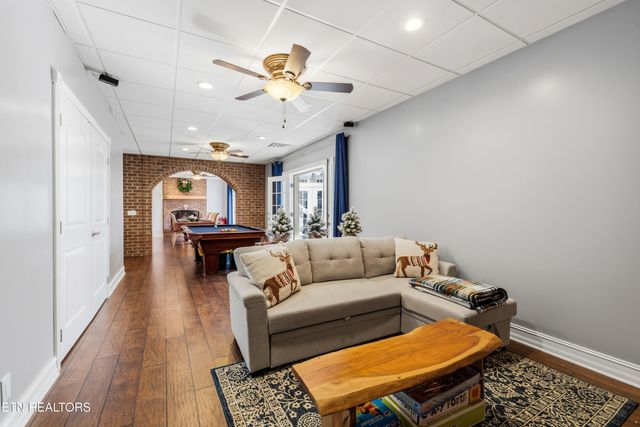 639 S Arch Rock Drive, Sevierville, TN 37876