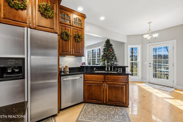 639 S Arch Rock Drive, Sevierville, TN 37876