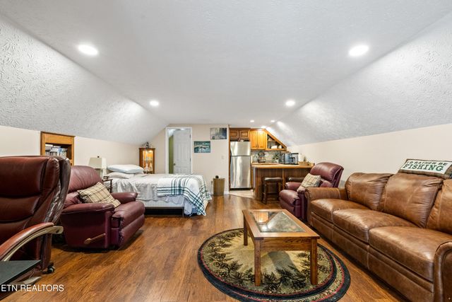 639 S Arch Rock Drive, Sevierville, TN 37876