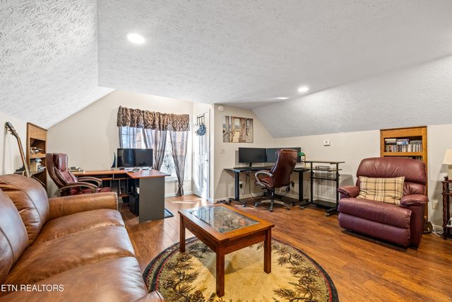 639 S Arch Rock Drive, Sevierville, TN 37876