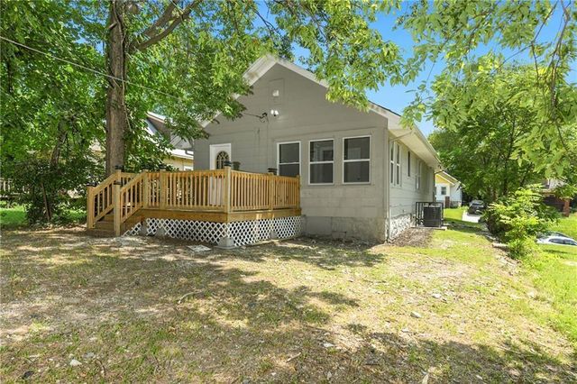 4526 Park Avenue, Kansas City, MO 64130
