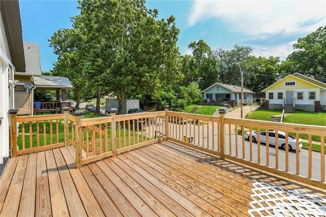 4526 Park Avenue, Kansas City, MO 64130
