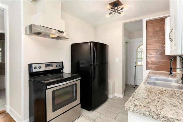 4526 Park Avenue, Kansas City, MO 64130