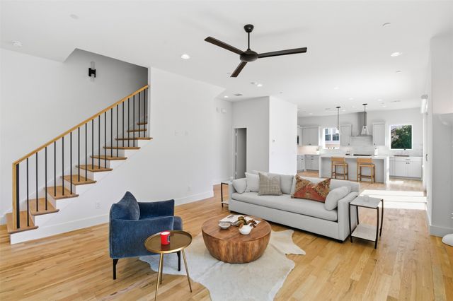 6345 Richmond Avenue 2, Dallas, TX 75214