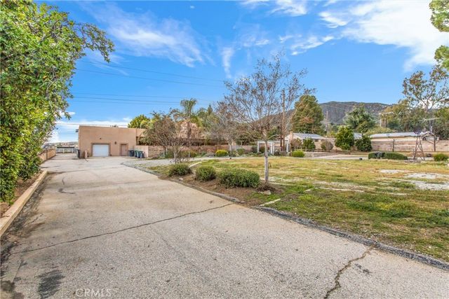 9710 Mountain View, Cherry Valley, CA 92223