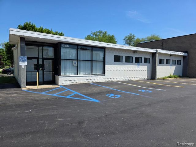10350 W 9 Mile Road, Oak Park, MI 48237