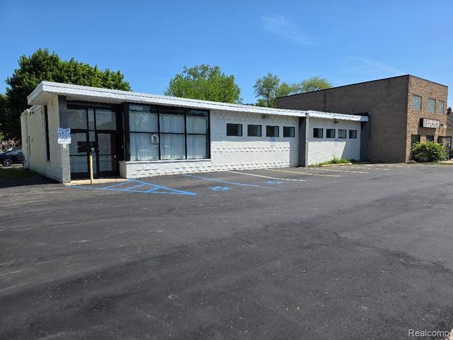 10350 W 9 Mile Road, Oak Park, MI 48237