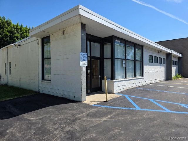 10350 W 9 Mile Road, Oak Park, MI 48237