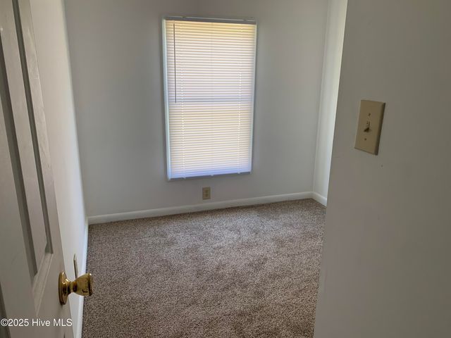 2181 Blue Creek Road 28, Jacksonville, NC 28540