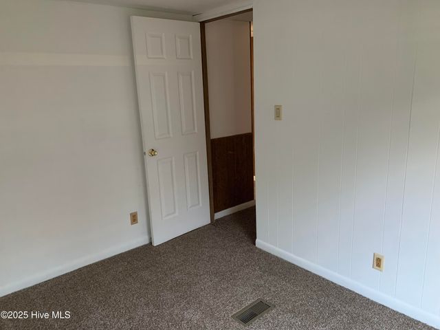 2181 Blue Creek Road 28, Jacksonville, NC 28540