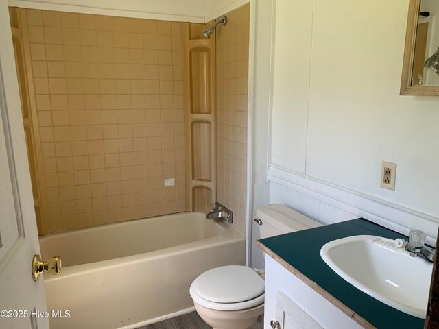2181 Blue Creek Road 28, Jacksonville, NC 28540