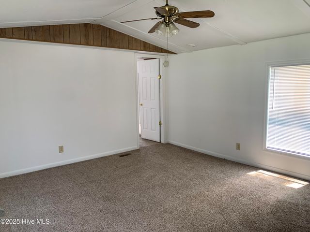 2181 Blue Creek Road 28, Jacksonville, NC 28540