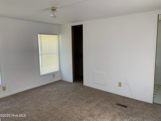 2181 Blue Creek Road 28, Jacksonville, NC 28540