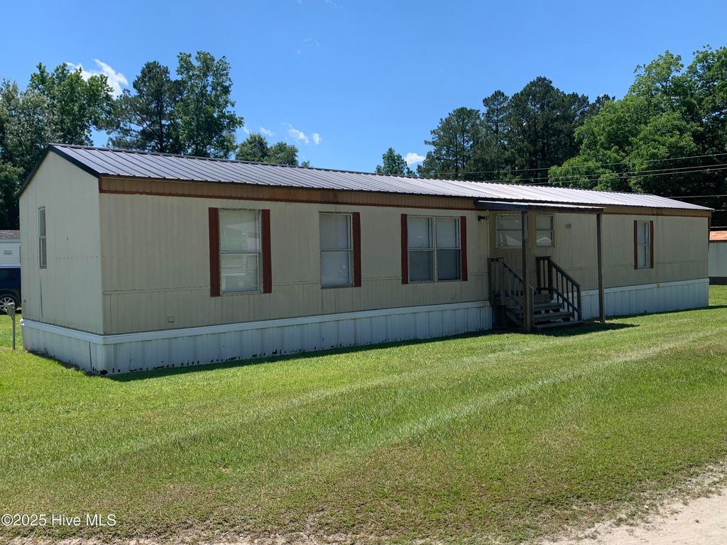 2181 Blue Creek Road 28, Jacksonville, NC 28540