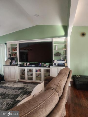 6315 LEAFY SCREEN, Columbia, MD 21045