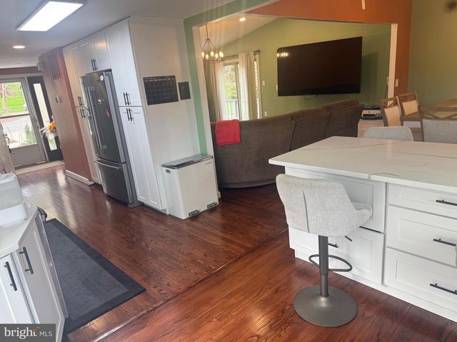 6315 LEAFY SCREEN, Columbia, MD 21045