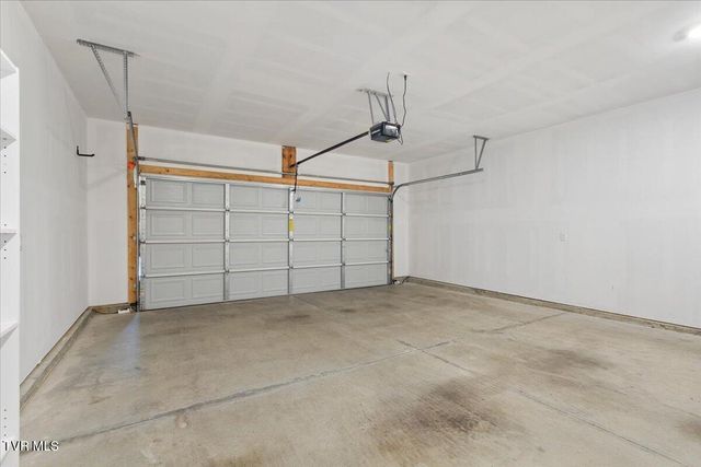 53 Thread Lane, Johnson City, TN 37604