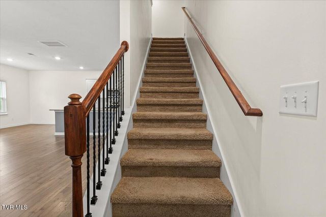 53 Thread Lane, Johnson City, TN 37604