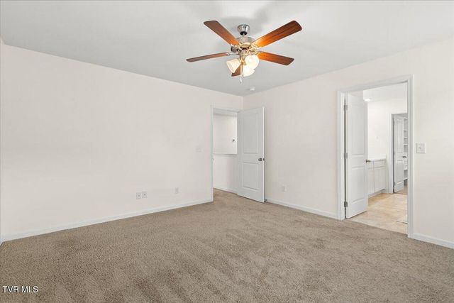 53 Thread Lane, Johnson City, TN 37604