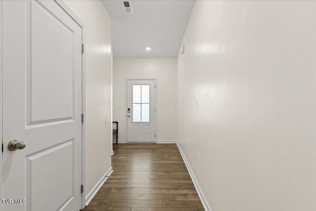 53 Thread Lane, Johnson City, TN 37604