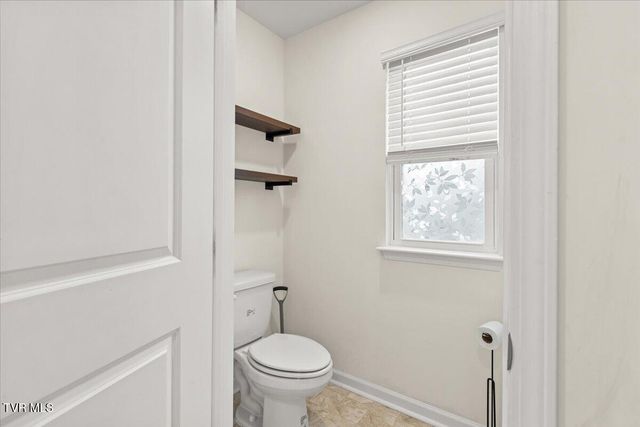 53 Thread Lane, Johnson City, TN 37604