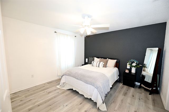 212 E Clay Street, Bowie, TX 76230