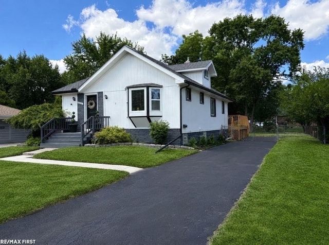 16655 Admiral Street, Fraser, MI 48026
