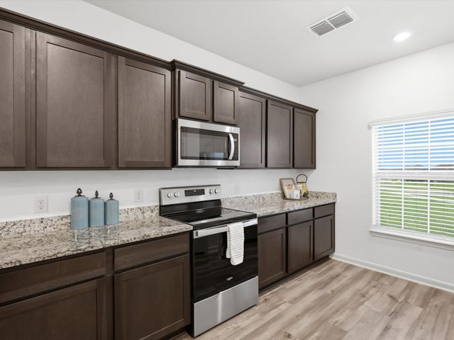 104 Saloon Cove W, Newark, TX 76071