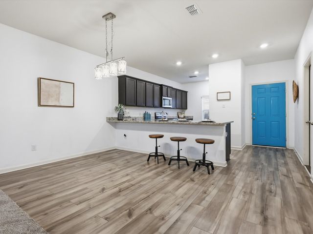 104 Saloon Cove W, Newark, TX 76071