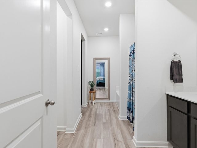 104 Saloon Cove W, Newark, TX 76071