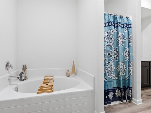 104 Saloon Cove W, Newark, TX 76071