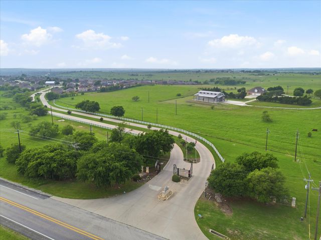 104 Saloon Cove W, Newark, TX 76071