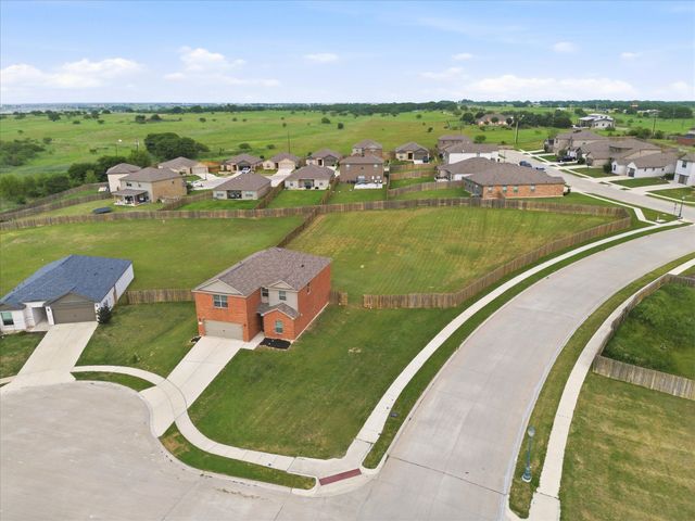 104 Saloon Cove W, Newark, TX 76071